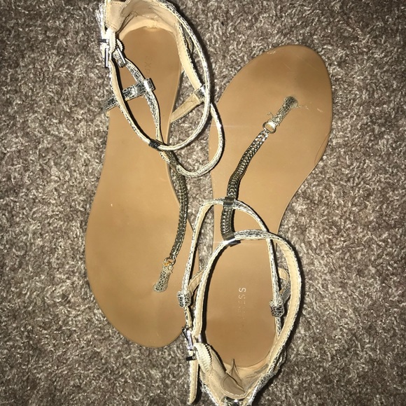 Express Sandals - Picture 3 of 3